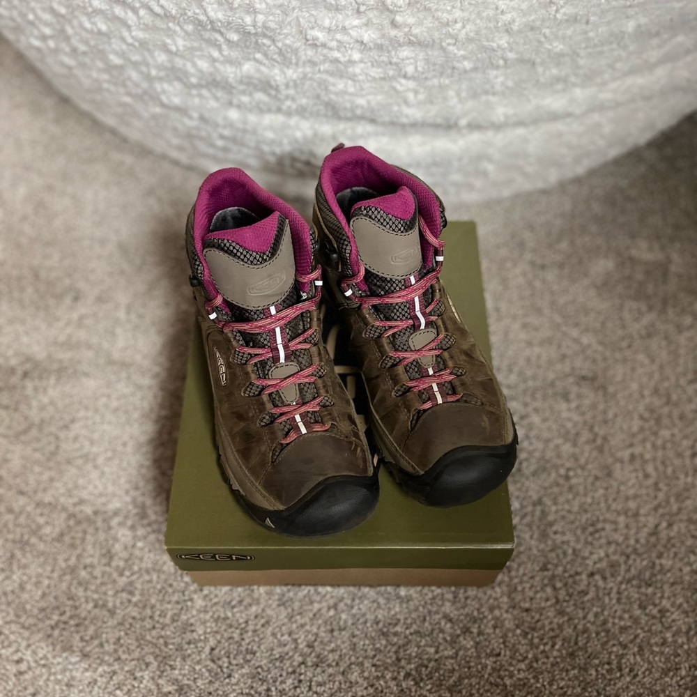 Women's KEEN Targhee III Mid Waterproof Hiking Boots